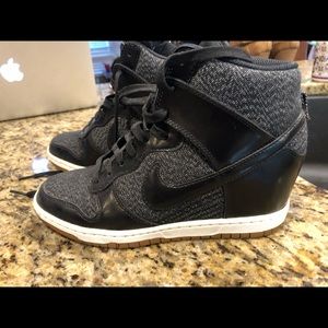 Nike women’s dunk sneakers
